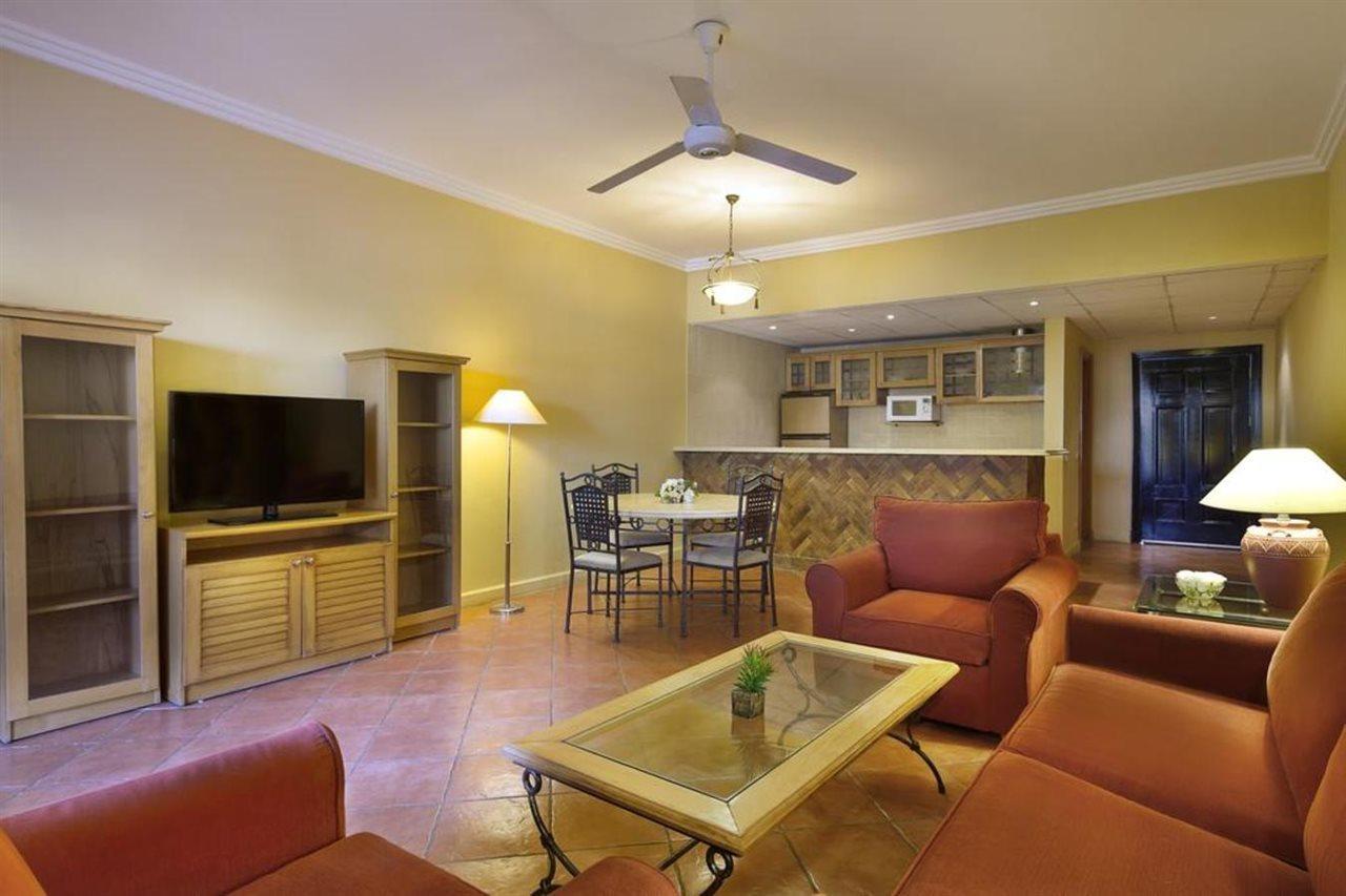 Sharm Dreams Vacation Club - Aqua Park Hotel Kültér fotó A living room in a typical condominium