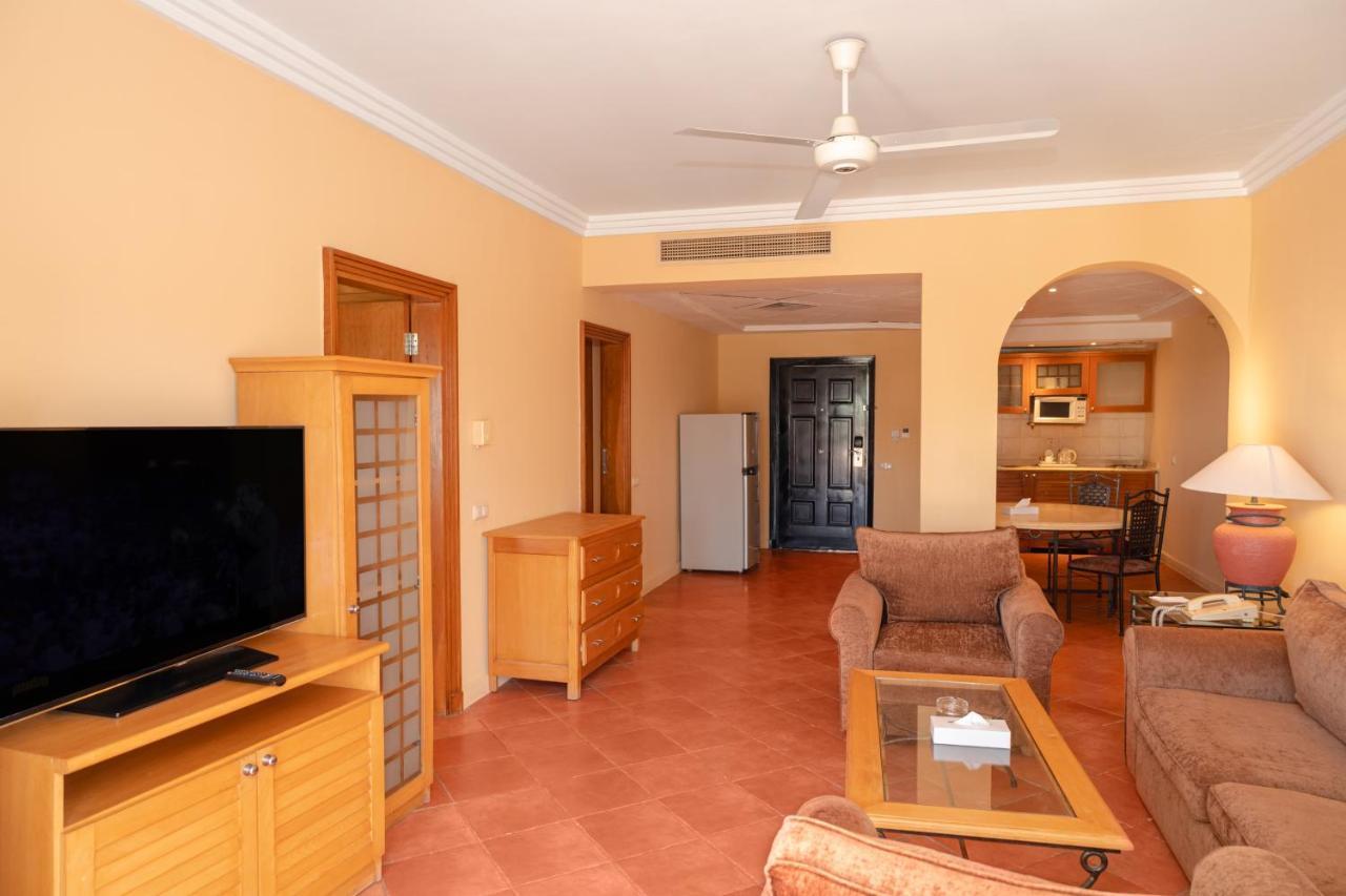 Sharm Dreams Vacation Club - Aqua Park Hotel Kültér fotó A typical apartment